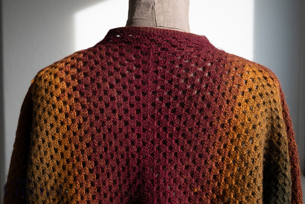 Cardigan HexaGranny con Poema – Kit filato - immagine 8