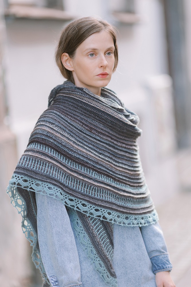 Running with the wolves Shawl - Yarn Kit - Image 2