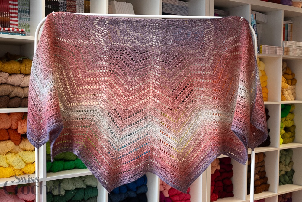 Forelsket Shawl with Poema - Yarn Kit - Image 3