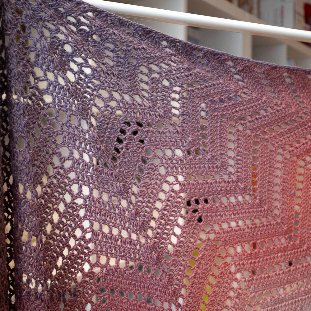 Forelsket Shawl with Poema - Yarn Kit - Image 6