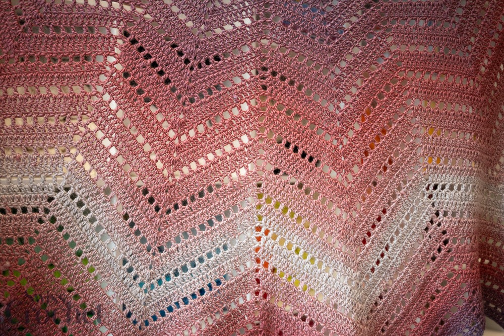 Forelsket Shawl with Poema - Yarn Kit - Image 8
