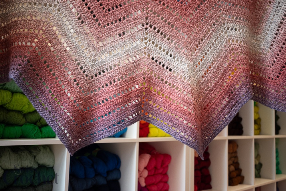 Forelsket Shawl with Poema - Yarn Kit - Image 9