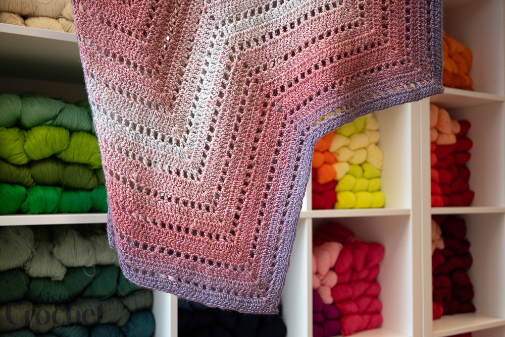 Forelsket Shawl with Poema - Yarn Kit - Image 10