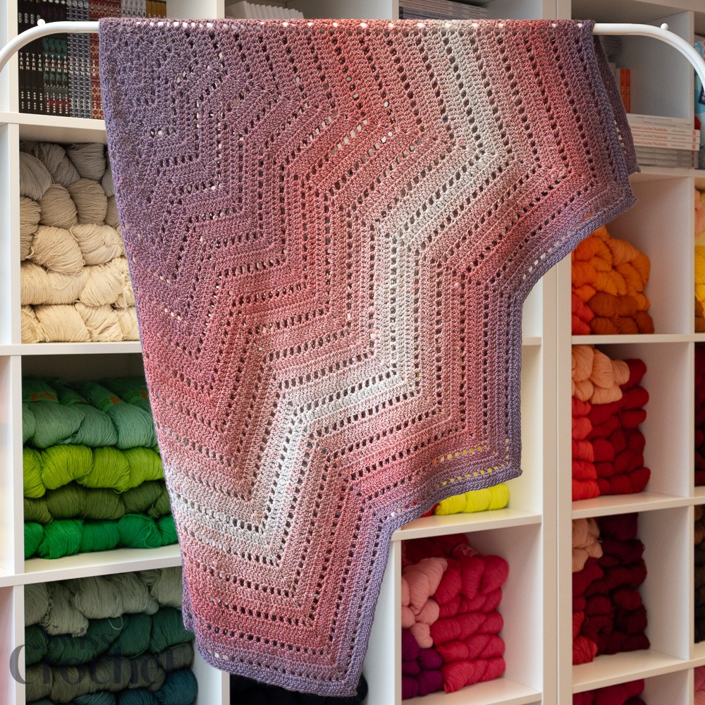 Forelsket Shawl with Poema - Yarn Kit